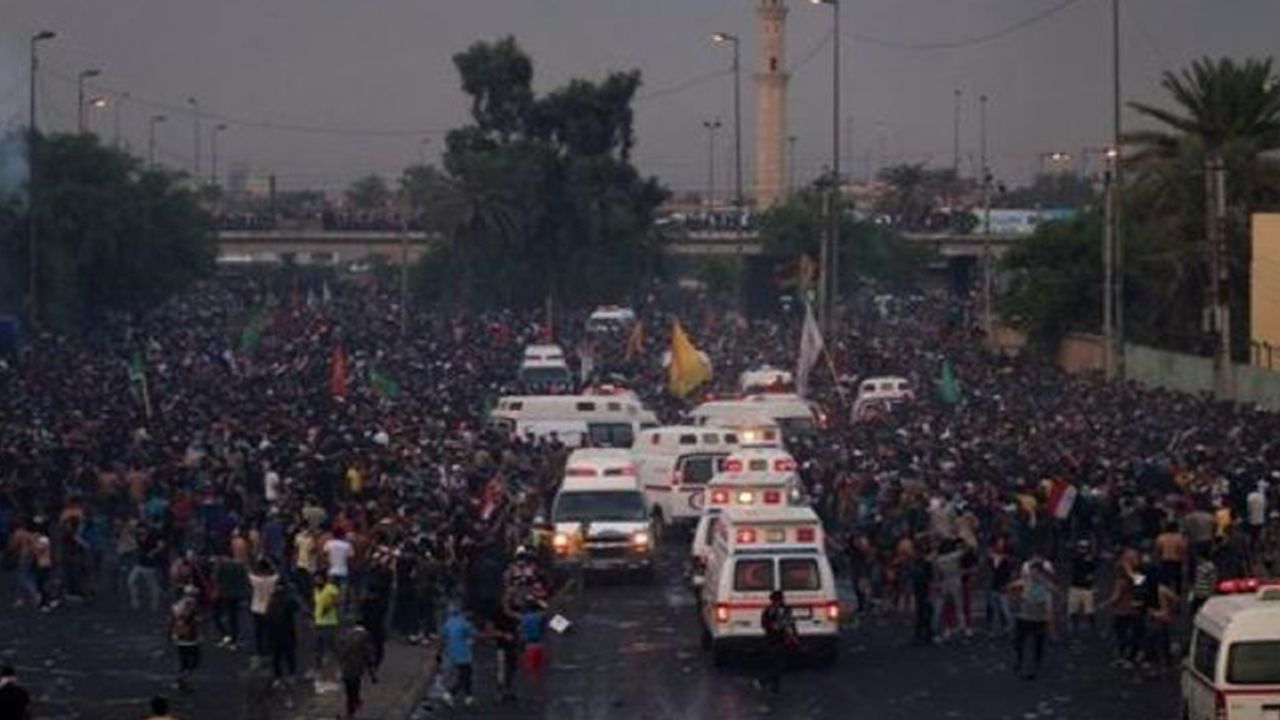 İran, Irak'a İki Sınır Kapısını Kapattı