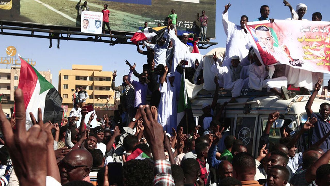 Sudan’da Birleşik Arap Emirlikleri’ne Karşı Öfke Protestosu Düzenlendi