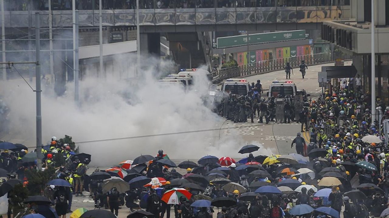 Hong Kong'da Gösterilerin Bilançosu Ağır