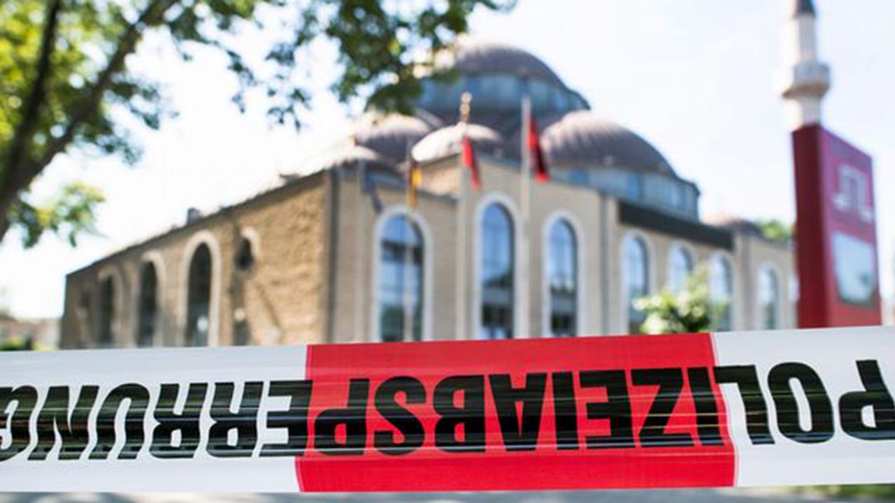 Almanya'da Her İki Günde Bir İslam Düşmanı Saldırı