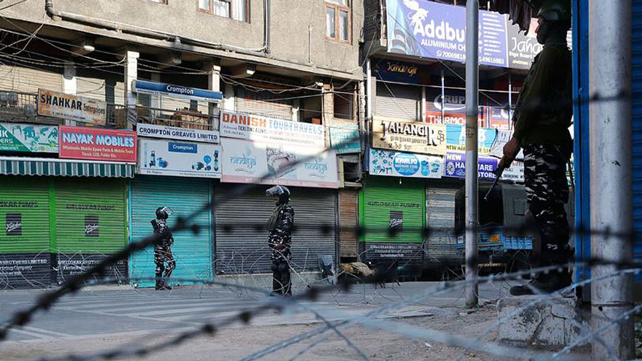 Cammu Keşmir'de Ablukanın 100. Günü