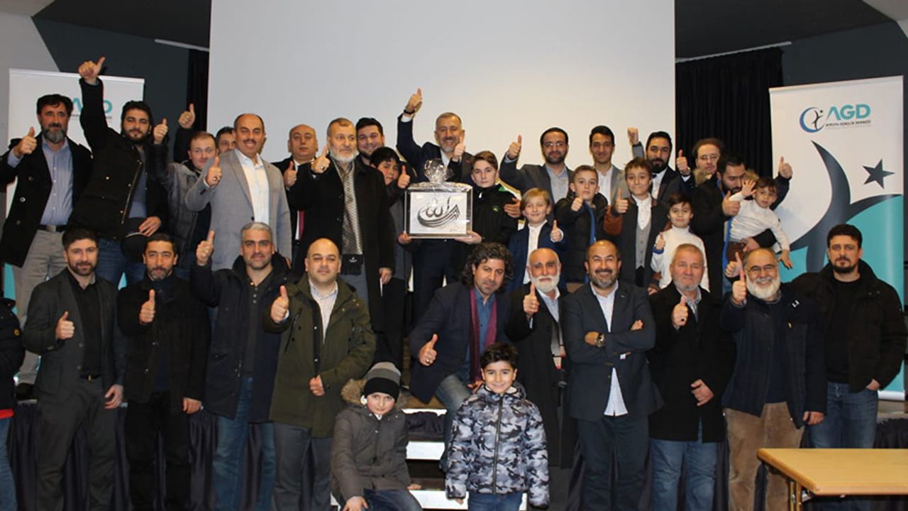 Almanya’da Yaşayan Vatandaşlarımıza Doğu Türkistan’daki Çin Mezalimi Anlatıldı