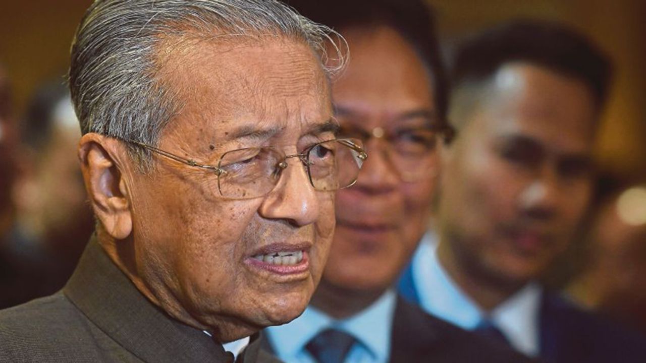 Mahathir Başbakanlığı Bırakacağı Tarihi Açıkladı