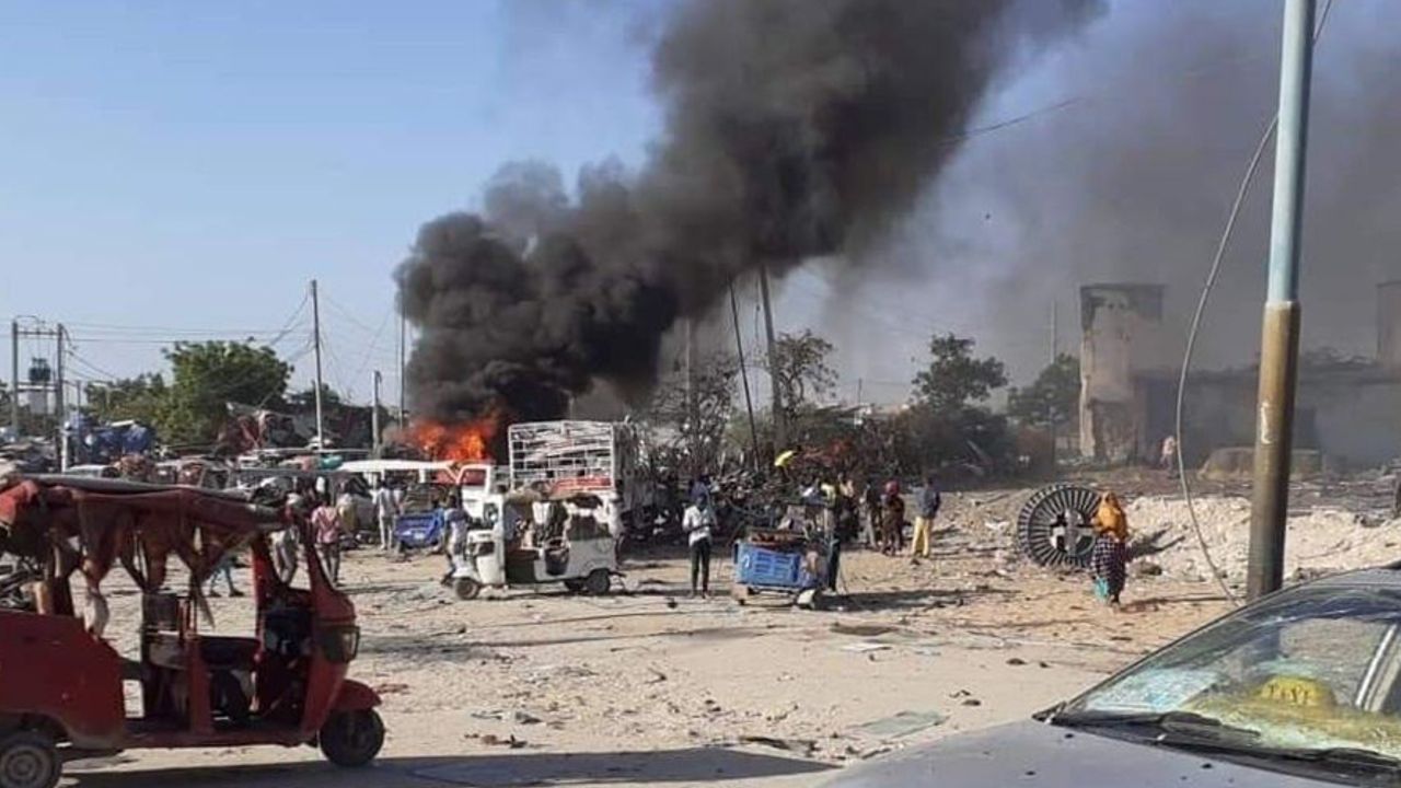 Somali'de Bombalı Saldırı: En Az 90 Ölü