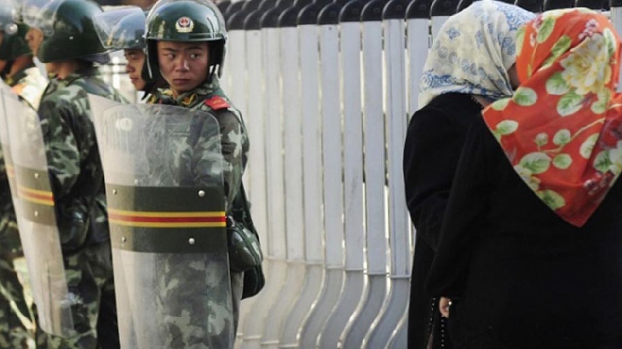 Uygur Müslüman Kadınlara 'Yatak!' Zulmü