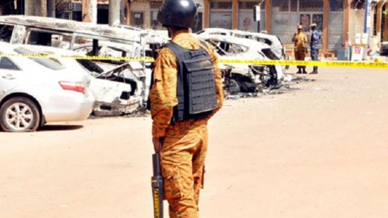 Burkina Faso'da Seferberlik ve 3 Gün Yas İlan Edildi