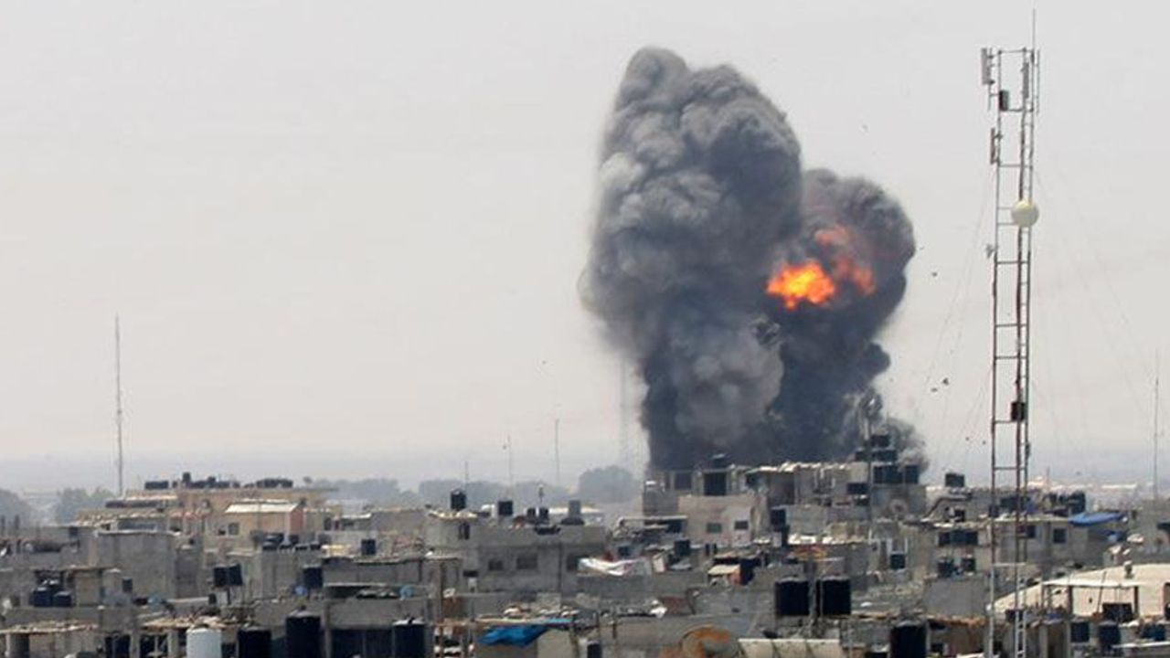 İsrail'in Gazze'ye Hava Saldırılarında Şehit Sayısı 32'ye Yükseldi