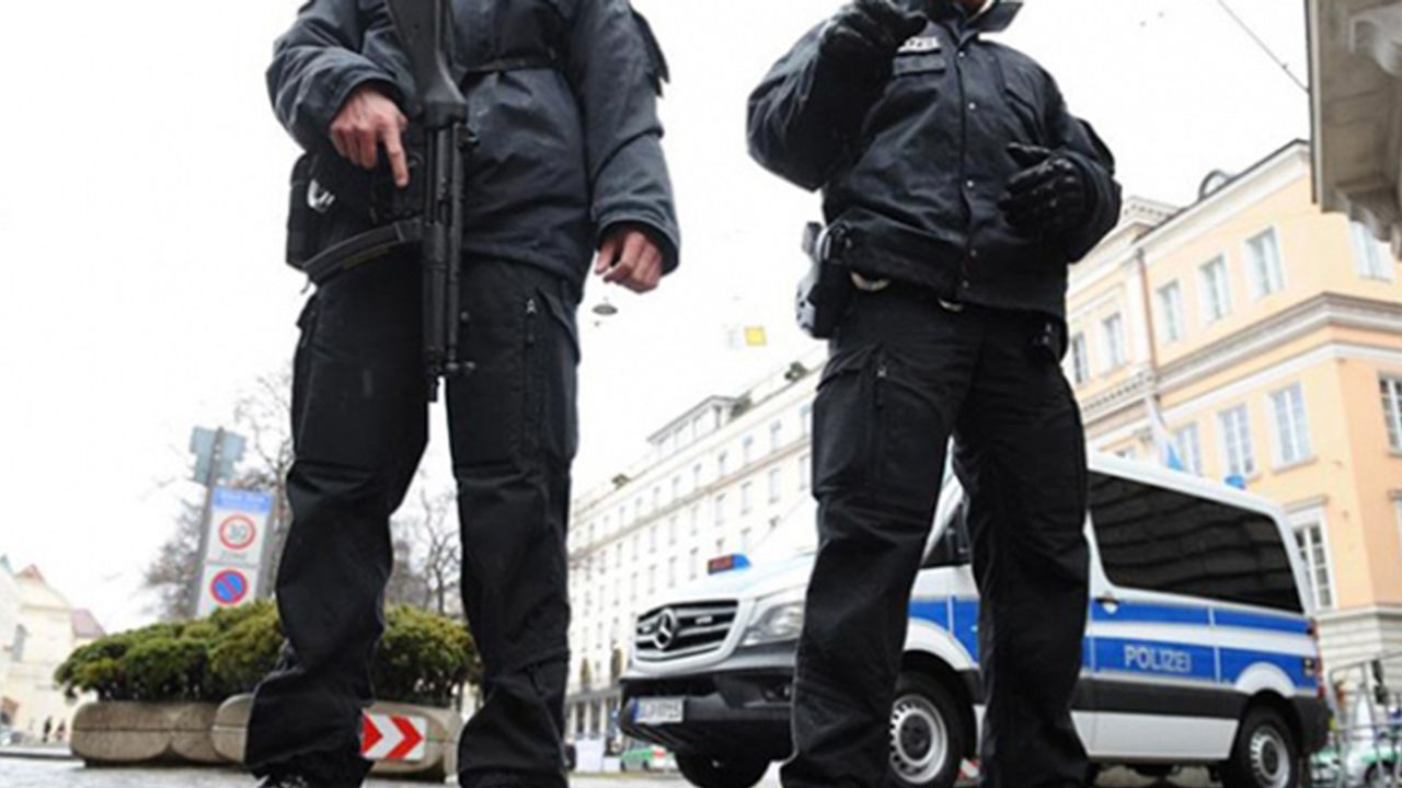 Almanya'da Yakalanan Irkçıların Camilere Saldırı Hazırlığı Yaptığı Ortaya Çıktı