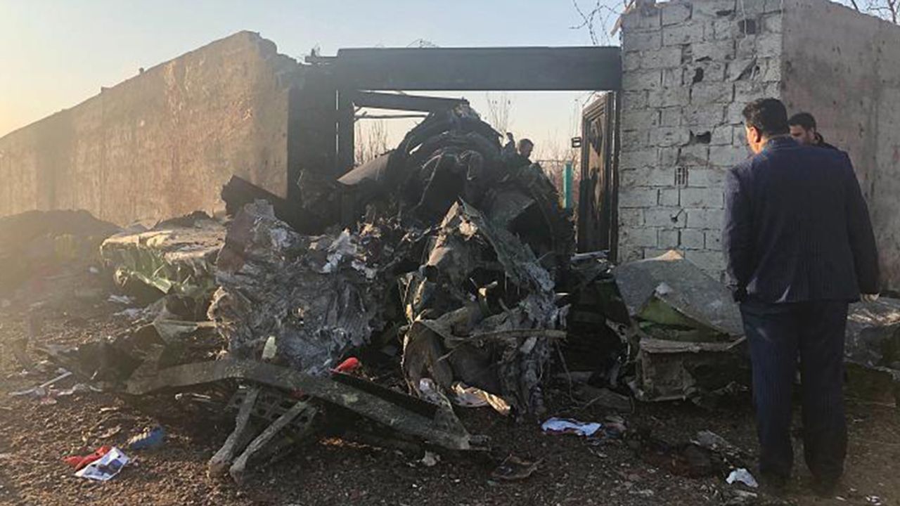 İran’da Ukrayna Havayollarına Ait Yolcu Uçağı Düştü