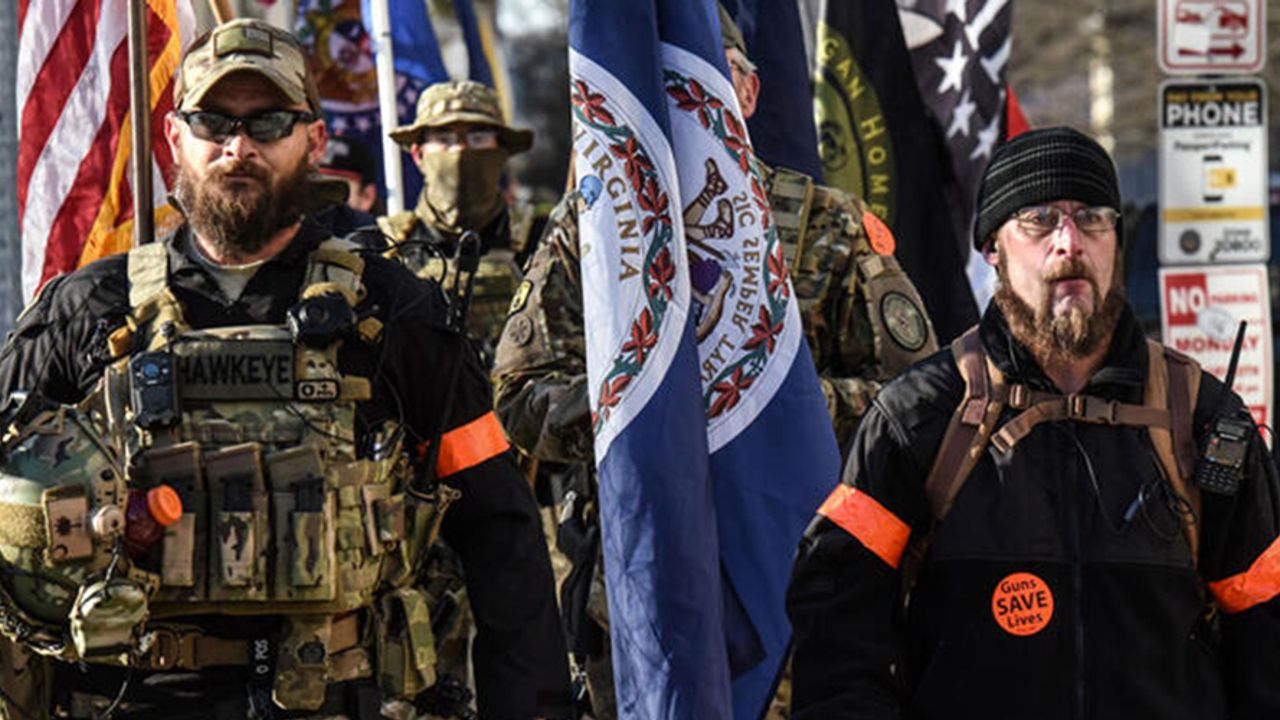 ABD'de 22 bin Trump Fanatiğinden Ellerinde Otomatik Silahlarla Irkçı Eylem