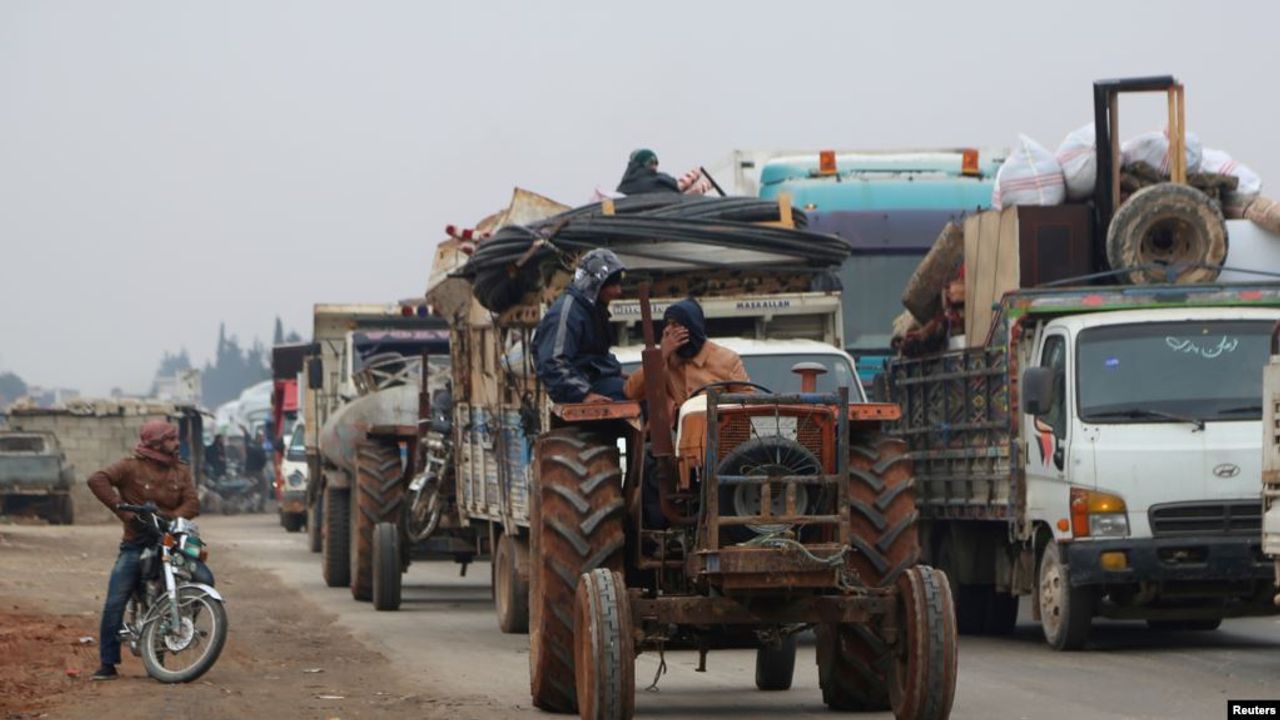 Türkiye Sınırına Göç Akını: 300 Bin Kişi İdlib’den Ayrıldı