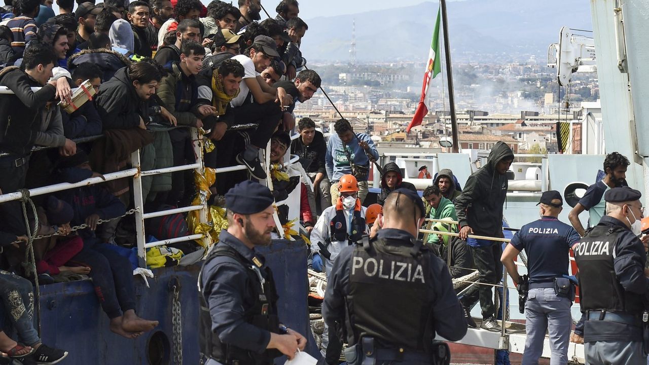 İtalya ve Fransa Arasında Göçmen Krizi Büyüyor