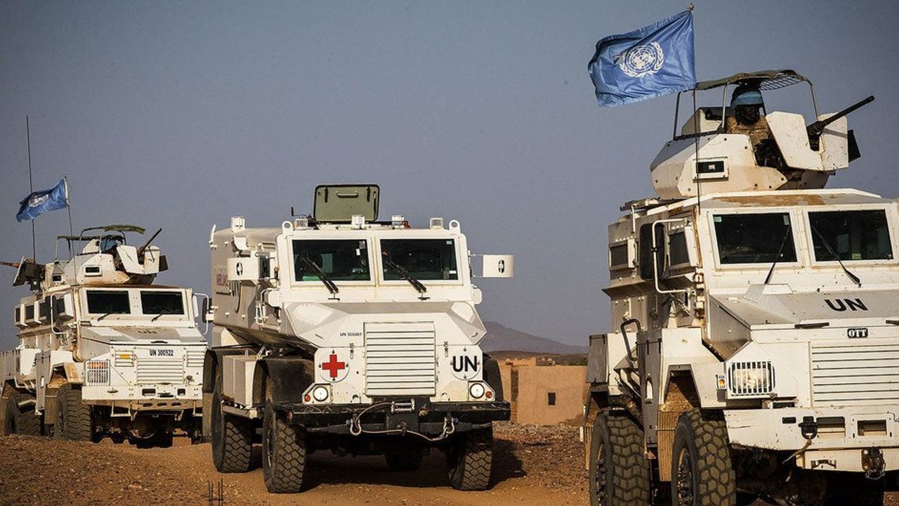 Fransa Askerini Kovan Mali Yönetimi BM Güçlerini de Kovmak İstiyor