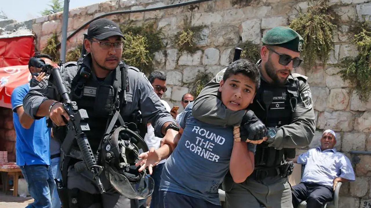 İşgal Güçleri Bu Yılın Başından Beri 4400 Filistinliyi Tutukladı; 619'u Çocuk