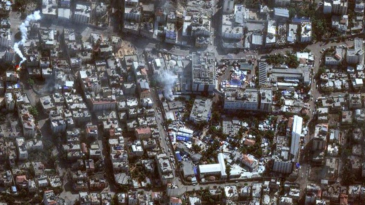 Gazze Belediyesi: İşgalciler Merkezi Arşiv'i Yaktı, Binlerce Tarihi Belge Yok Oldu