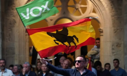 İspanya'da ırkçı Vox Partisi camileri kapatmayı vadetti