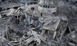 İşgalci İsrail, Gazze'de Bir Camiyi Daha Bombaladı!