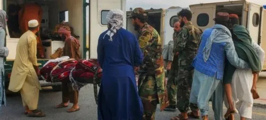 Fransa, Uzun Elbiseye Dolandı!