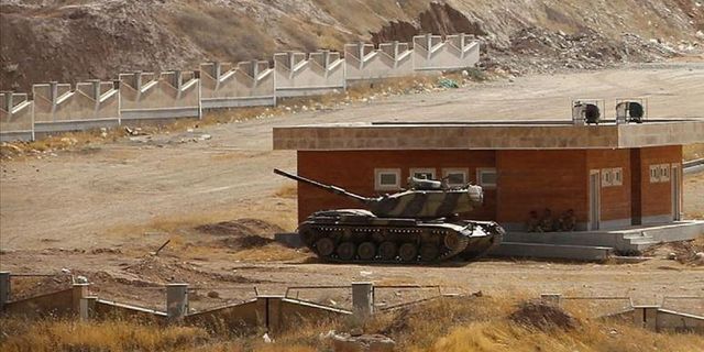 İran'dan Çatışmaların Yaşandığı Dağlık Karabağ Sınırına Askeri Yığınak 