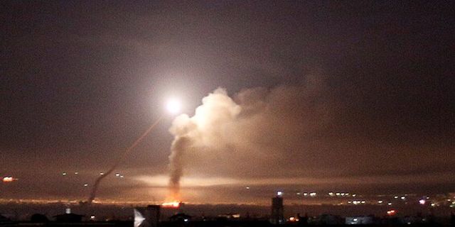  Siyonist İsrail, Suriye'de Golan ve Şam’ı Vurdu