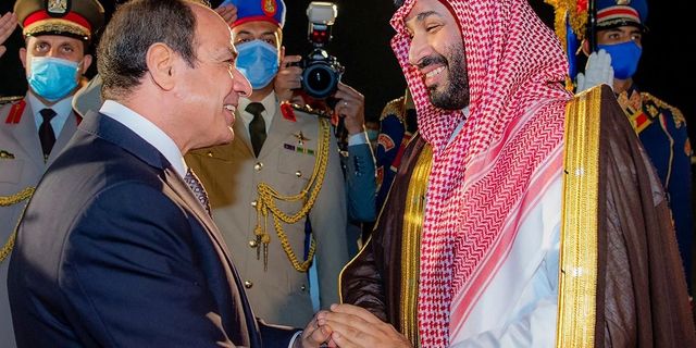 Suudi Veliaht Muhammen bin Selman Mısır'da: 14 Anlaşma İmzalandı