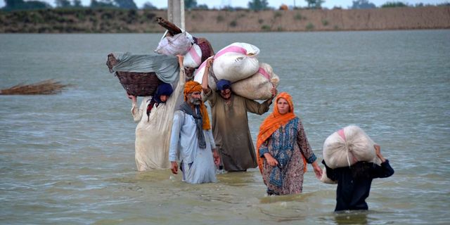 Pakistan'ı Sel Vurdu: En Az 1200 Ölü