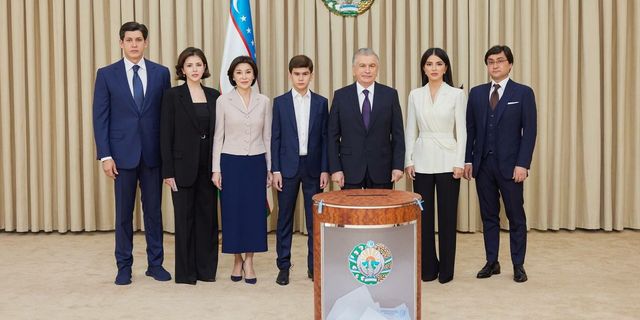 Özbekistan'da Referandum: Anayasa Değişikliği Yüzde 90 İle Kabul Edildi