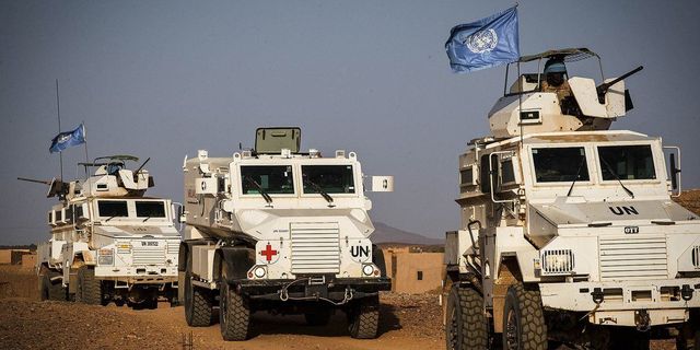 Fransa Askerini Kovan Mali Yönetimi BM Güçlerini de Kovmak İstiyor