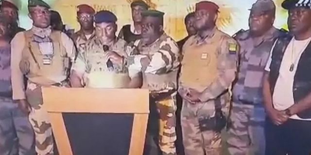 Gabon'da Darbe Girişimi: Askerler Yönetime El Koyduklarını Duyurdu