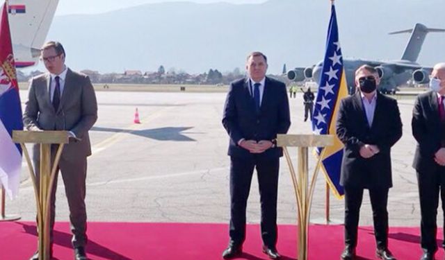 Müslümanları Öldürmekle Tehdit Eden Sırp Lider Bosna’ya Aşı Bağışladı!