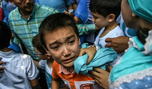 Komünist Çin Doğu Türkistan’ın Çocuklarını Hedef Alıyor