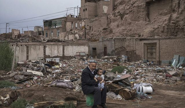 "Doğu Türkistan'ın Güneyinde Uygurların Nüfusu 20 Yılda Üçte Bir Azalabilir'