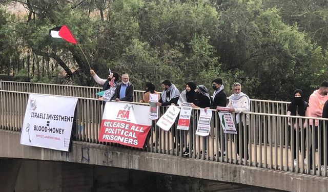 Güney Afrika'da Öğrenciler İşgalci İsrail'i Protesto Etti