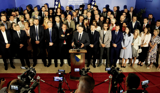 Bosna'da 7 Muhalif Parti Ortak Adayda Birleşti: İzetbegoviç’in Tepkisi Bekleniyor