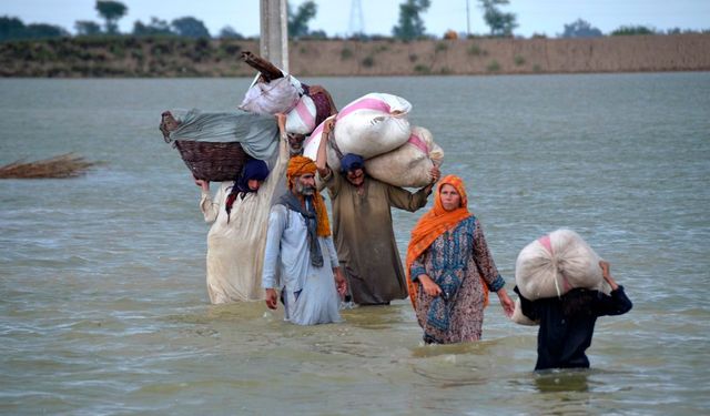 Pakistan'ı Sel Vurdu: En Az 1200 Ölü
