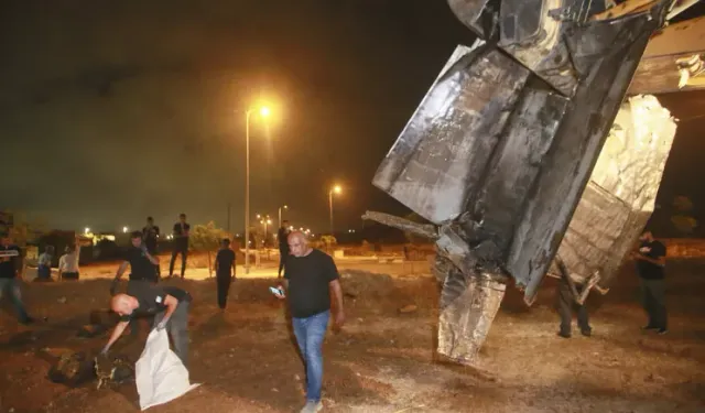 İsrail Suriye'ye Saldırdı; Suriye Uçaksavarı İsrail Üzerinde Patladı