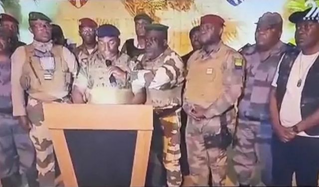 Gabon'da Darbe Girişimi: Askerler Yönetime El Koyduklarını Duyurdu
