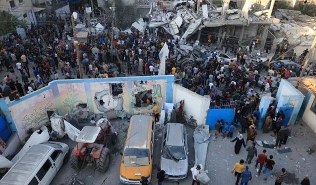 UNRWA Gazze'deki Görevlilerinden 79 Kişinin Şehit Edildiğini Duyurdu
