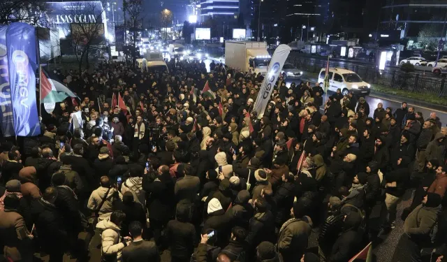 AGD'den İstanbul'da İsrail Başkonsolosluğu Önünde Protesto