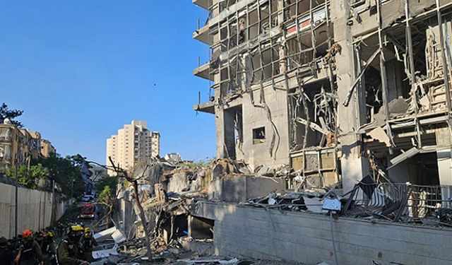 İran Saldırısında Bi'ru'Seba'da İşgalcilerin Askeri ve Siber Merkezi Zarar Gördü
