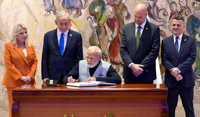 İşgal Rejimiyle Hindistan Arasında 16 Anlaşma İmzalandı