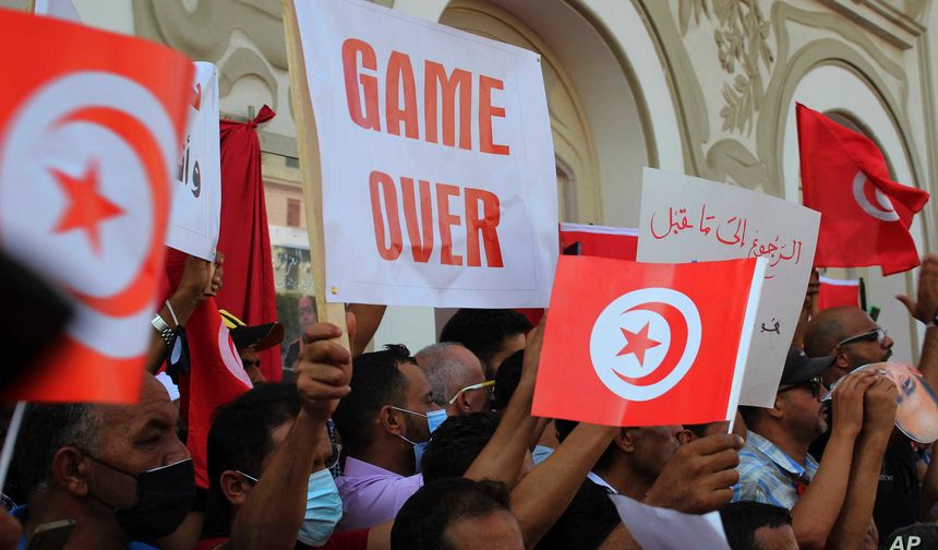 Bağımsızlıktan Günümüze Tunus’un Demokratikleşme Serüveni