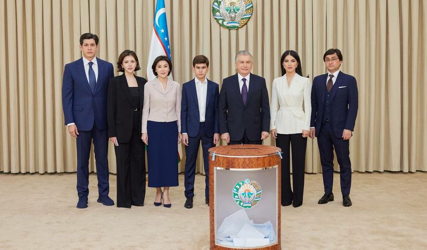 Özbekistan'da Referandum: Anayasa Değişikliği Yüzde 90 İle Kabul Edildi