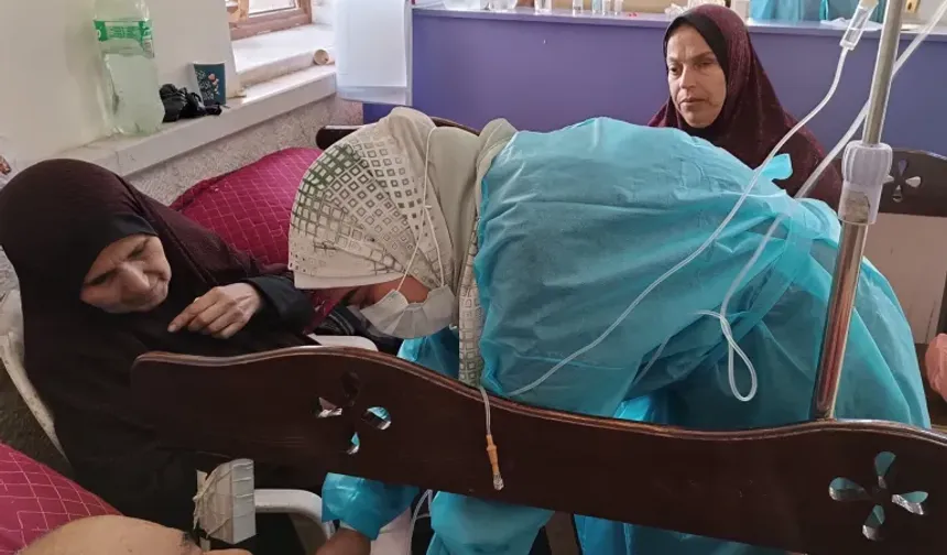 Gazze'deki Şifa Hastanesi’nde Siyonistlerin Yaşattığı Katliamlarının Dehşeti Anlattılar