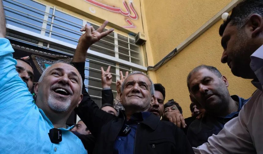 Türk Asıllı, Reformist Pezeşkiyan İran'ın Yeni Cumhurbaşkanı Oldu