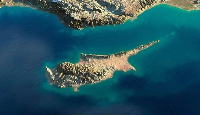Amerika, Güney Kıbrıs'a Büyük Askeri Yığınak Yapıyor